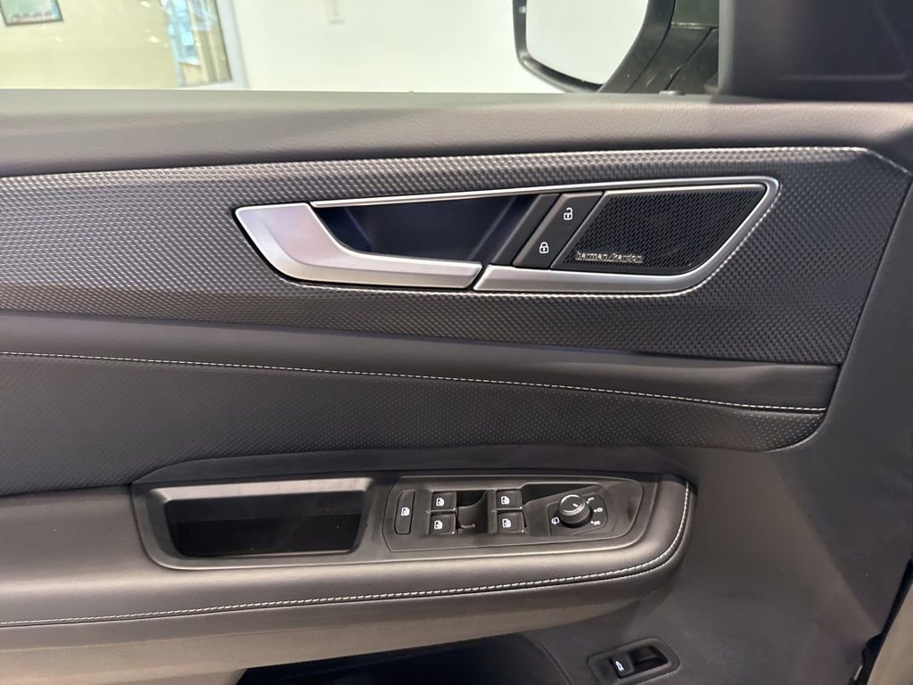 New 2026 Volkswagen Atlas Cross Sport SEL Premium R-Line image 17