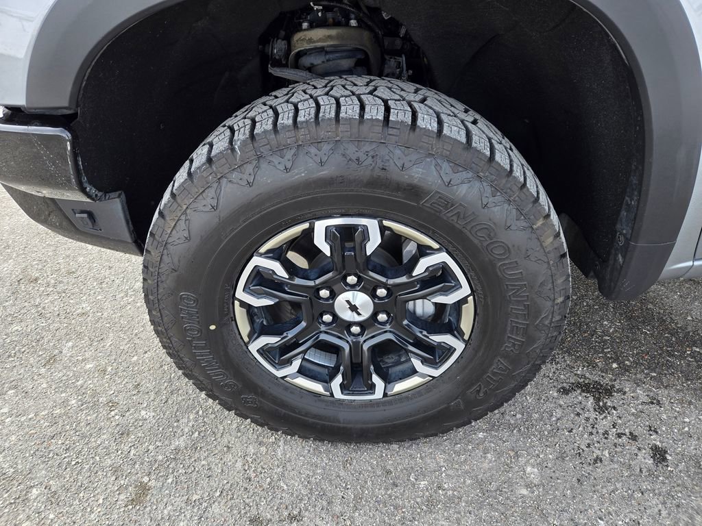 Used 2024 Chevrolet Silverado 1500 ZR2 w/ Technology Package AWD/4WD image 32