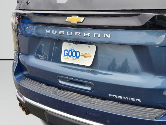 Used 2025 Chevrolet Suburban Premier AWD/4WD image 14