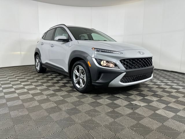 Used 2022 Hyundai Kona SEL image 2