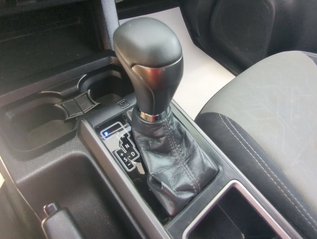 Used 2020 Toyota Tacoma TRD Off-Road AWD/4WD image 20