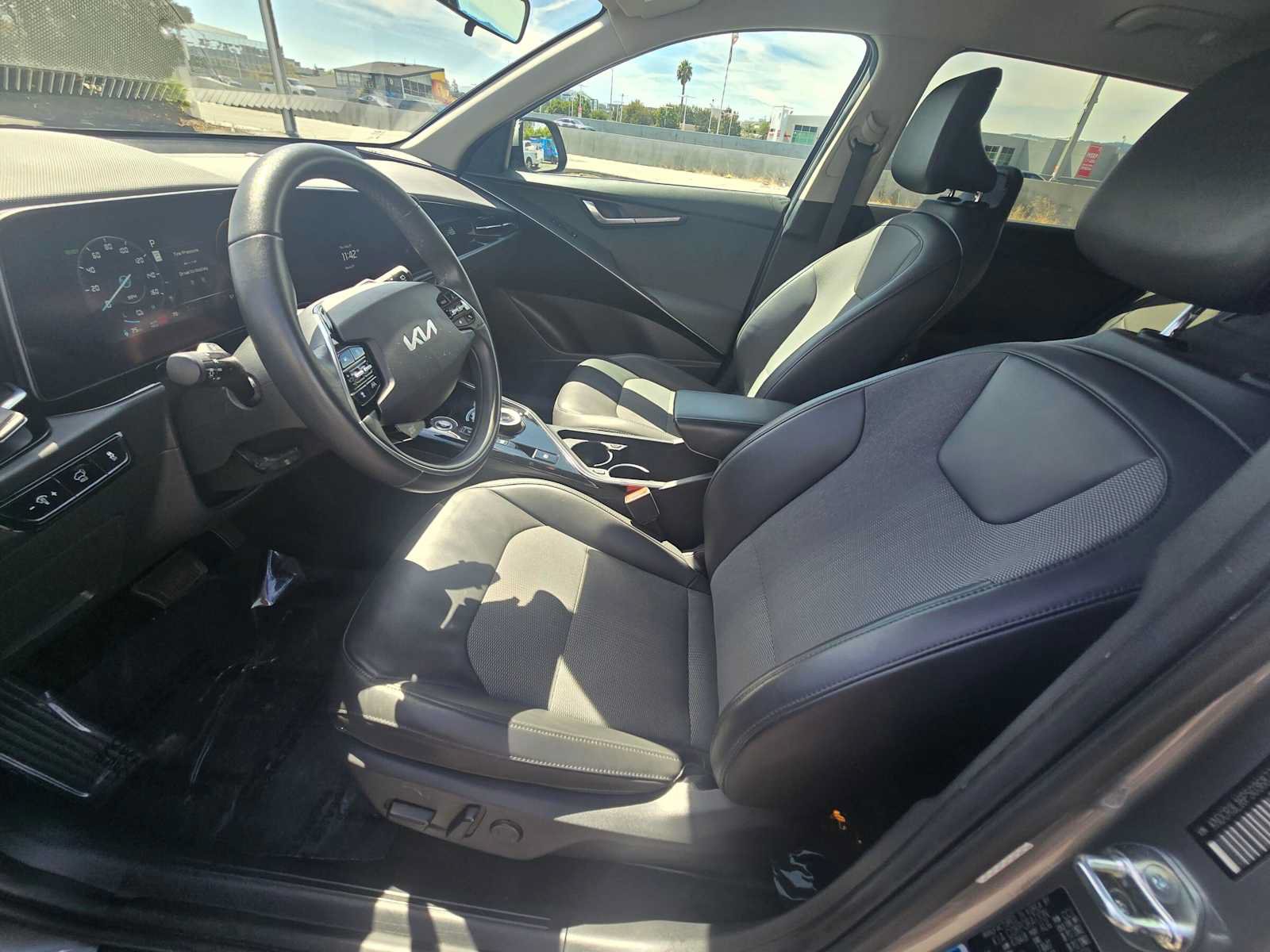 Used 2023 Kia Niro Wind FWD image 22