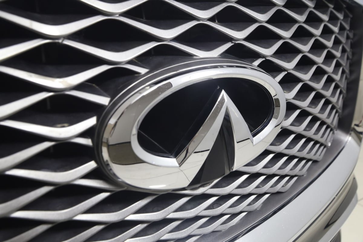Used 2018 INFINITI QX80 4WD w/ Driver Assistance Package image 17