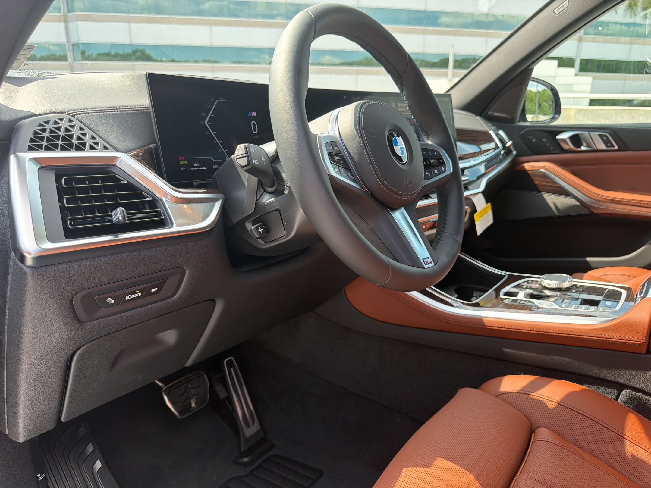 New 2026 BMW X5 xDrive40i w/ M Sport Package AWD/4WD image 4