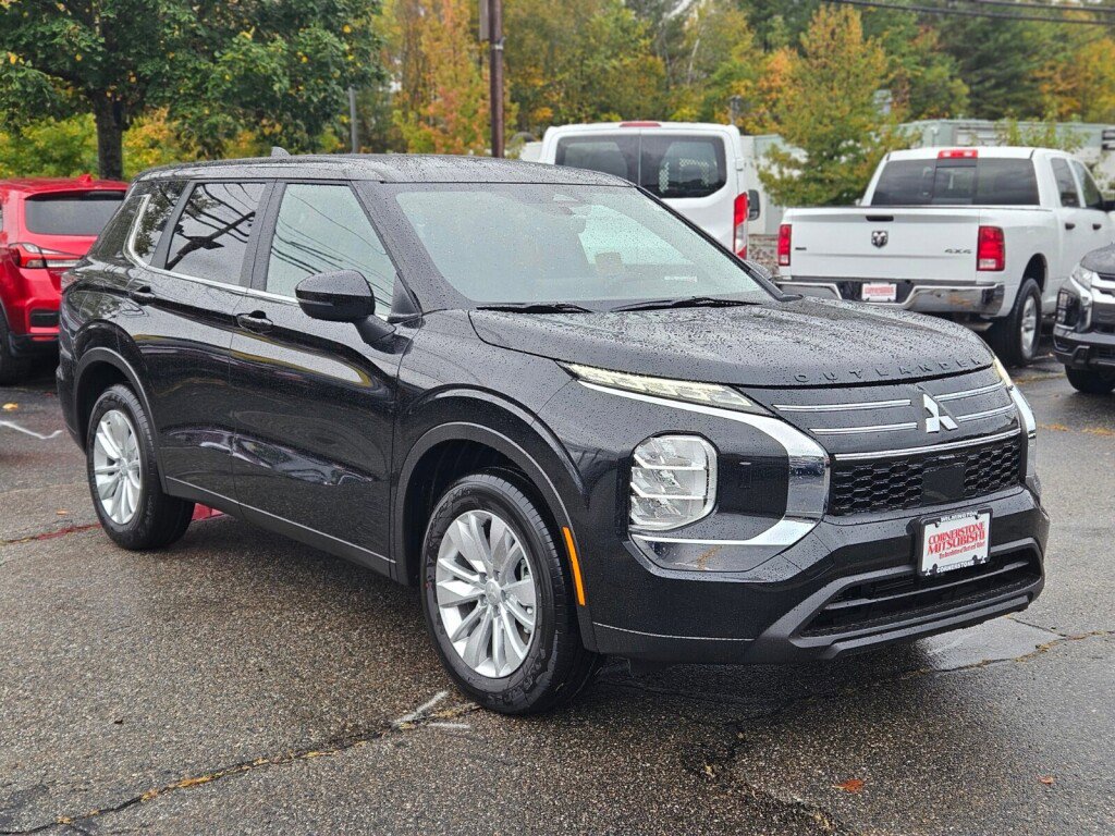 New 2025 Mitsubishi Outlander ES image 7