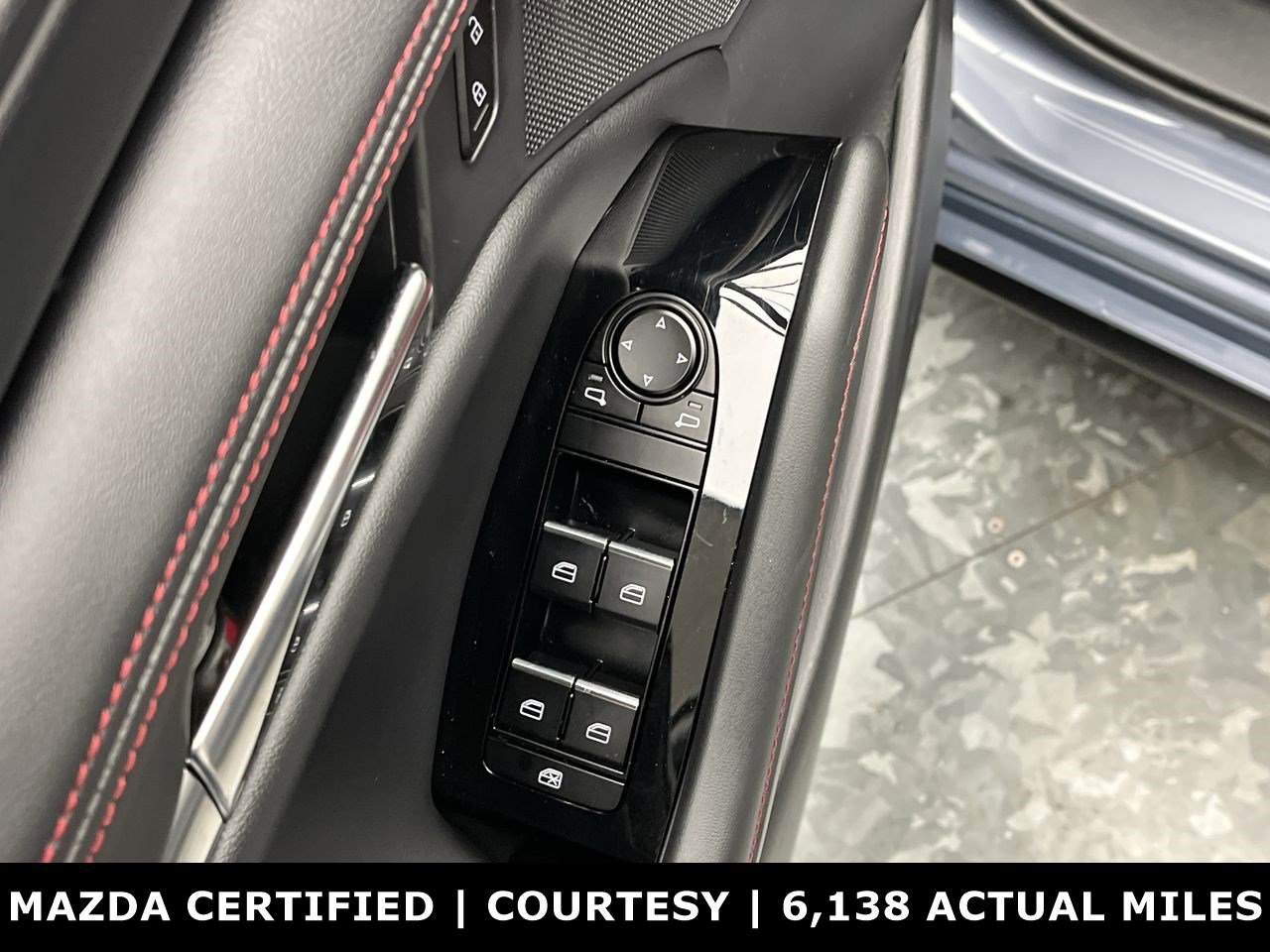 Certified 2025 MAZDA MAZDA3 Carbon image 9