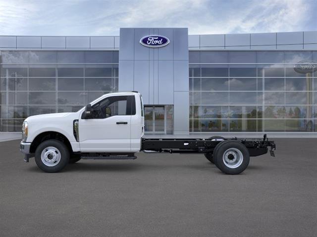 New 2026 Ford F350 XL w/ XL Chrome Package image 4
