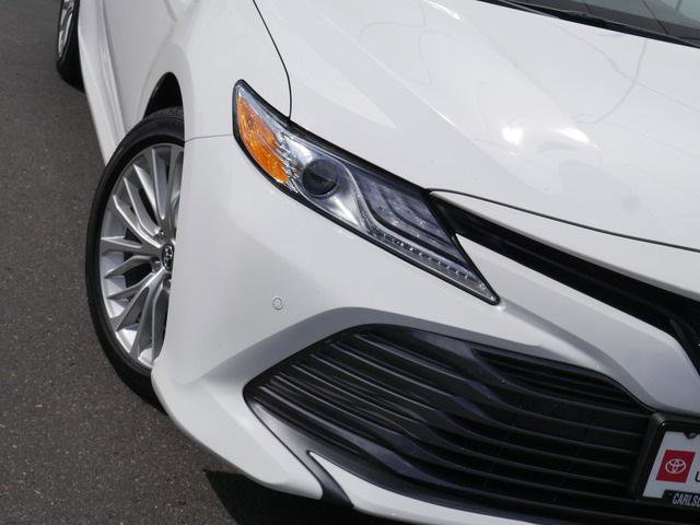 Certified 2018 Toyota Camry XLE FWD image 6