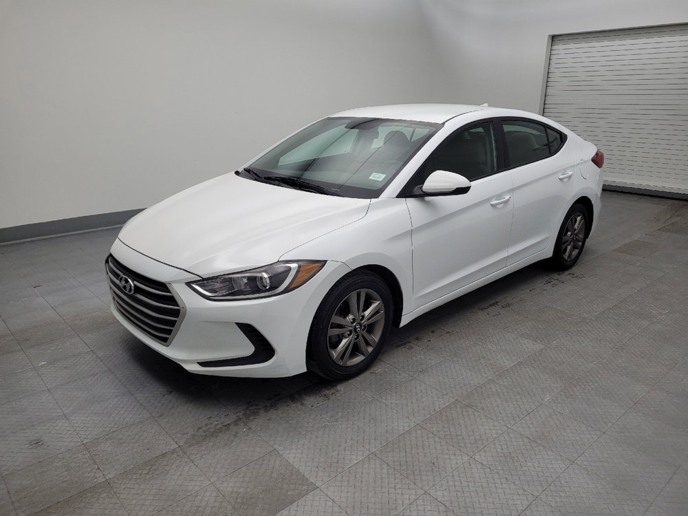 Used 2017 Hyundai Elantra SE image 2