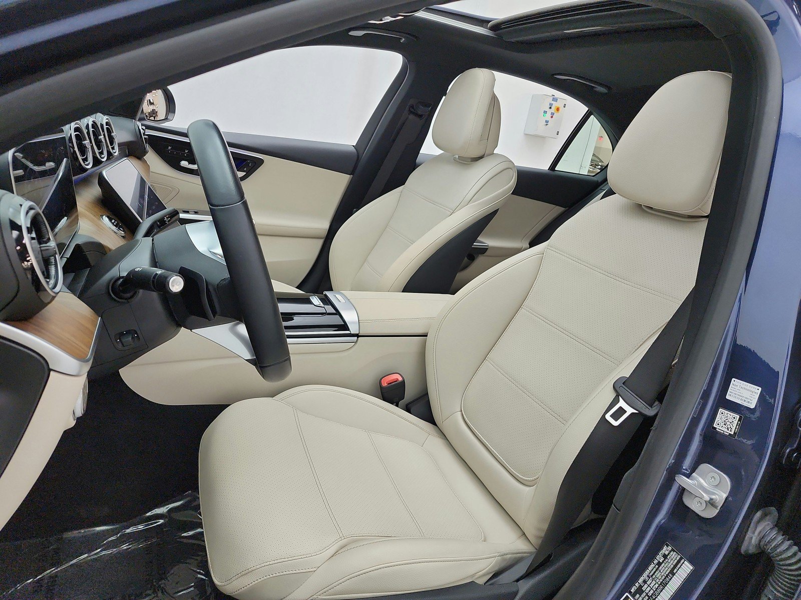 Used 2024 Mercedes-Benz C 300 Sedan image 10