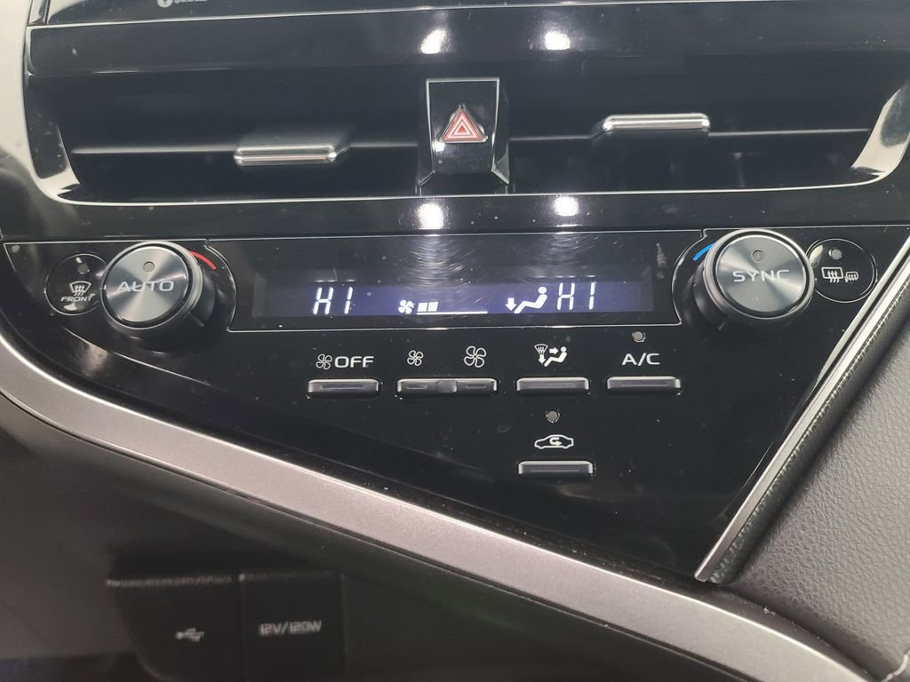 Used 2023 Toyota Camry XSE image 32