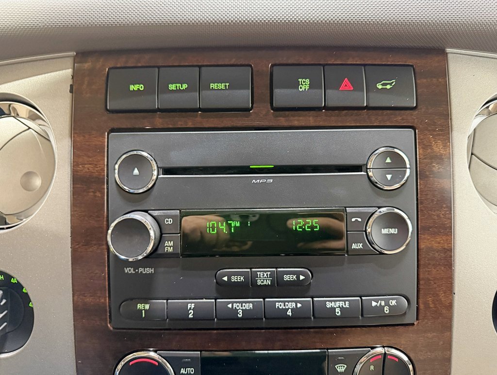 Used 2014 Ford Expedition EL XLT w/ Equipment Group 202A image 17