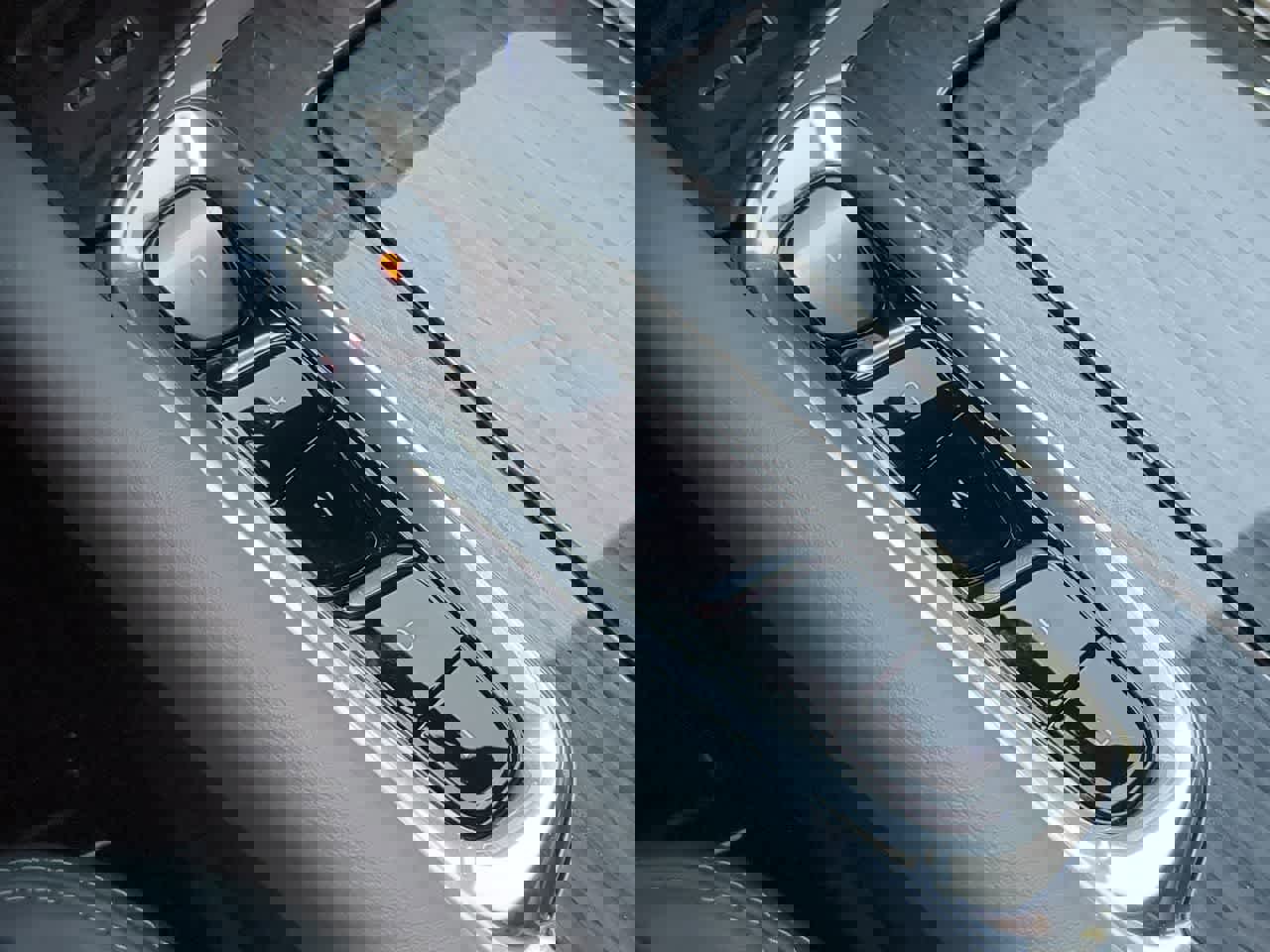 Used 2023 Buick Enclave Essence image 32