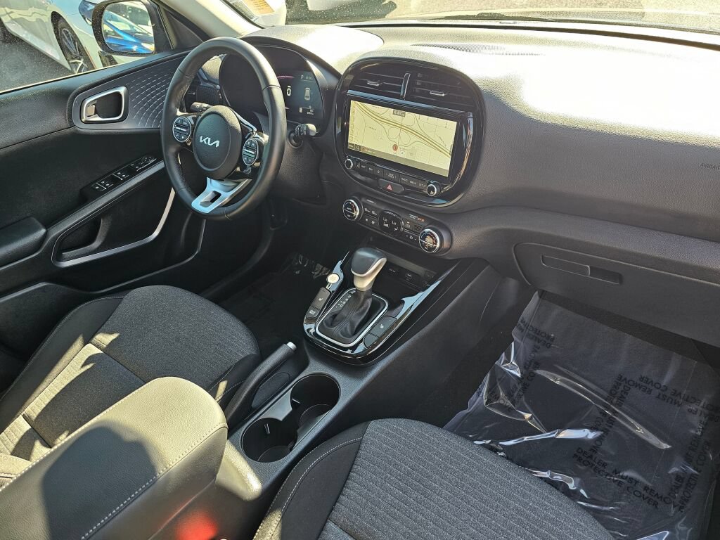Certified 2023 Kia Soul EX FWD image 31