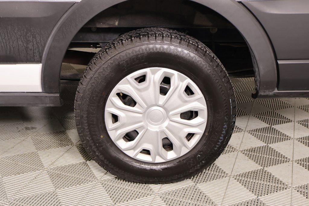 Used 2023 Ford Transit 350 XLT image 17