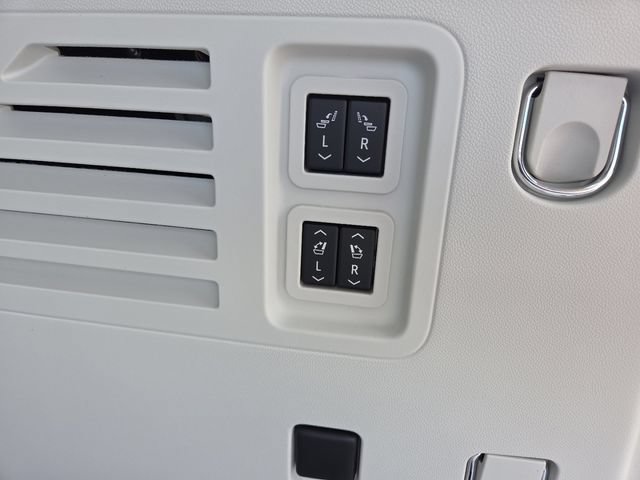 New 2026 Buick Enclave Avenir w/ Super Cruise Package FWD image 19