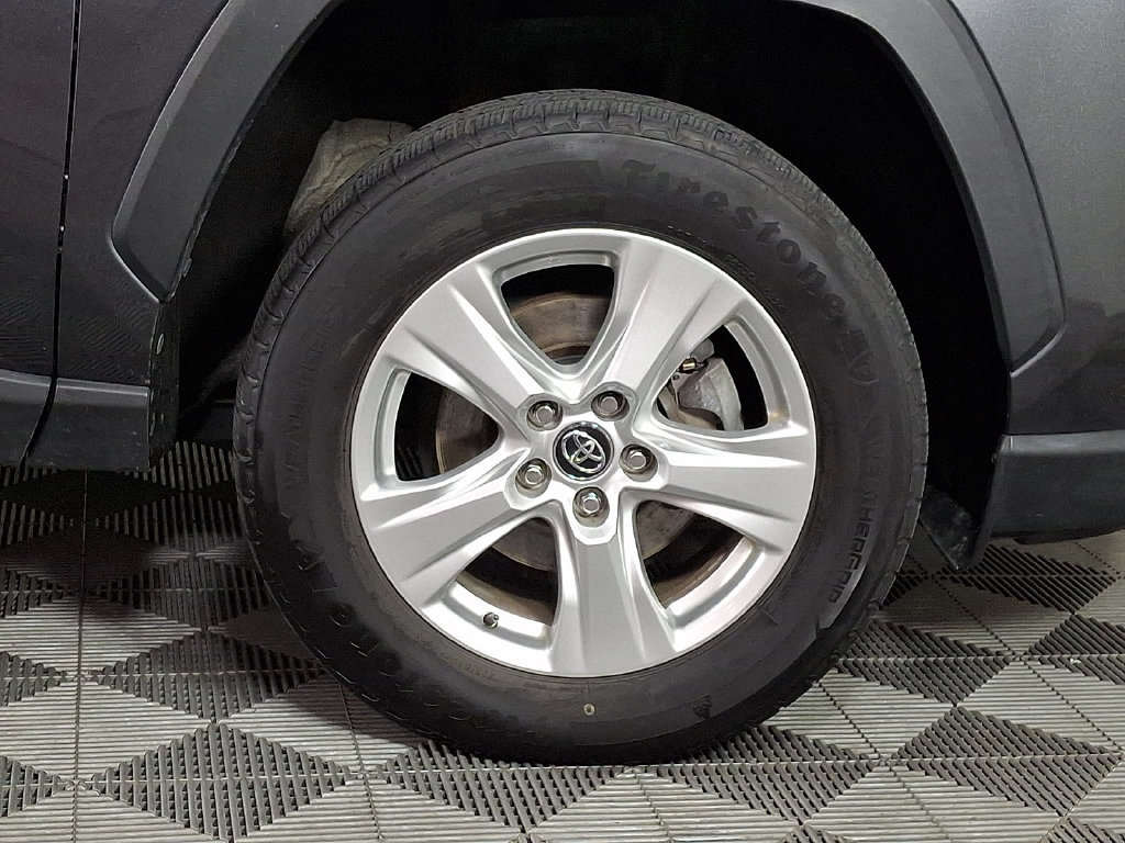 Used 2021 Toyota RAV4 XLE w/ Convenience Package AWD/4WD image 11