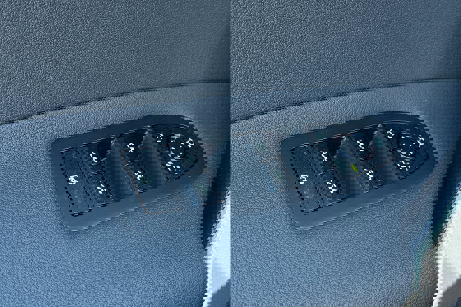 Certified 2025 BMW iX xDrive50 w/ Premium Package image 15