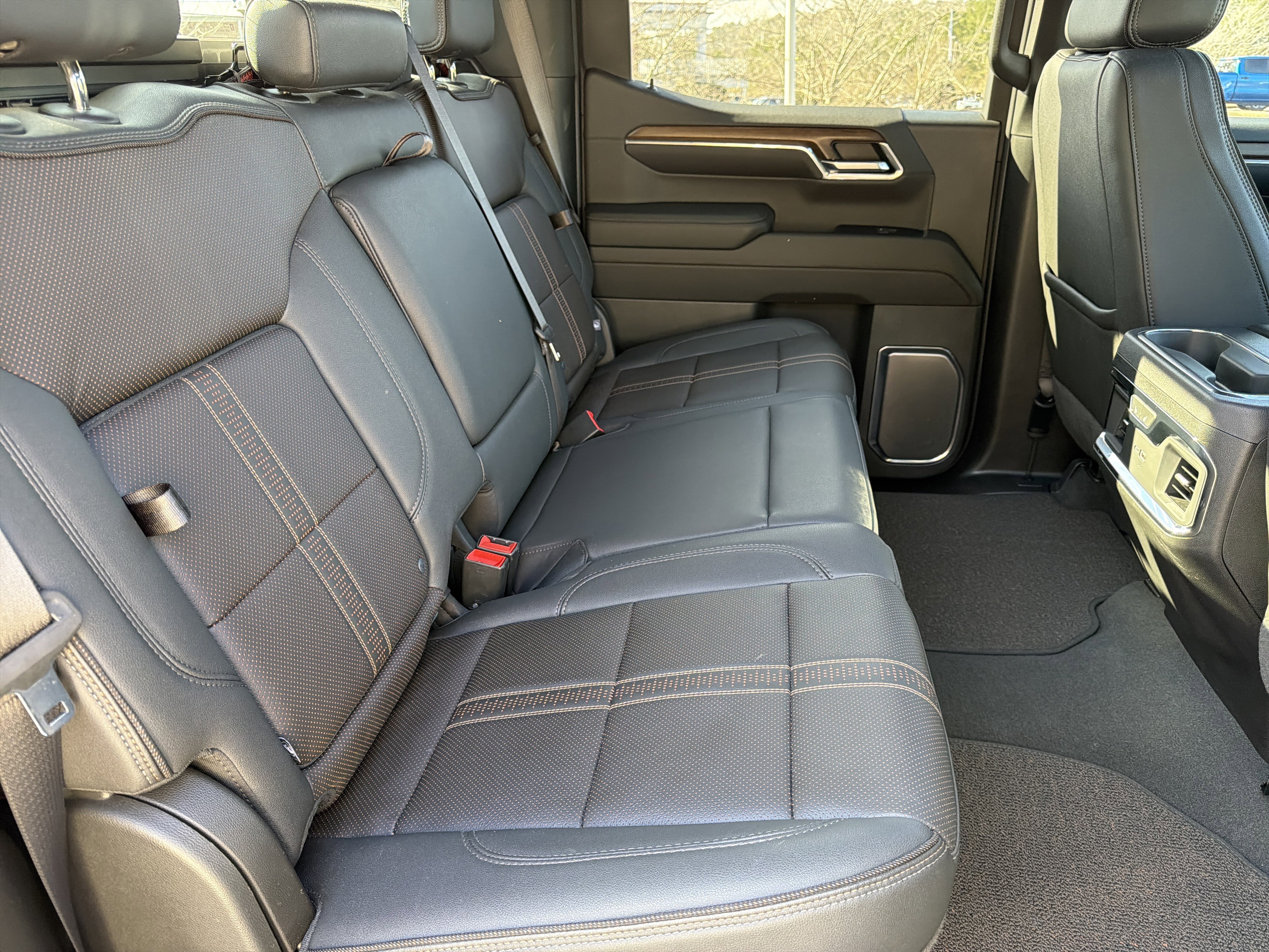 Used 2024 Chevrolet Silverado 1500 High Country w/ Technology Package image 16