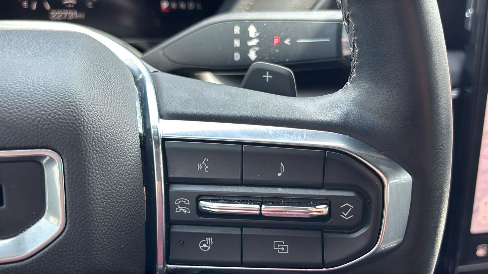 Certified 2025 GMC Yukon Denali AWD/4WD image 30