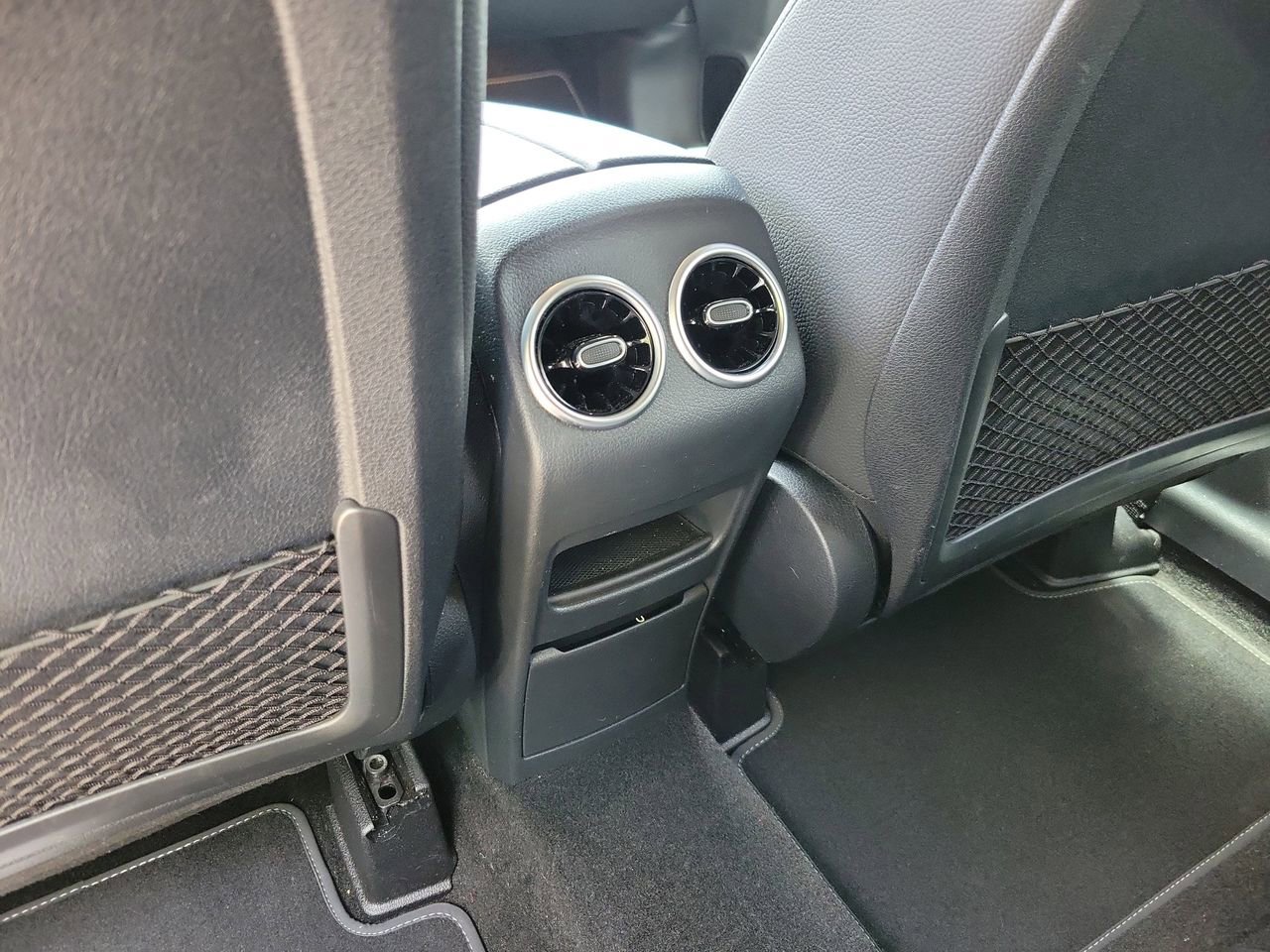 Used 2025 Mercedes-Benz GLB 250 image 11