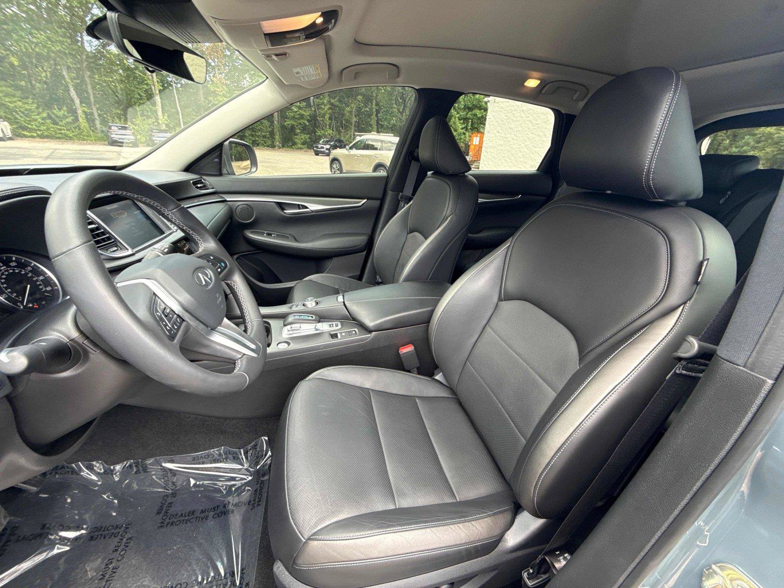 Used 2025 INFINITI QX50 Luxe w/ Accent Package AWD/4WD image 11
