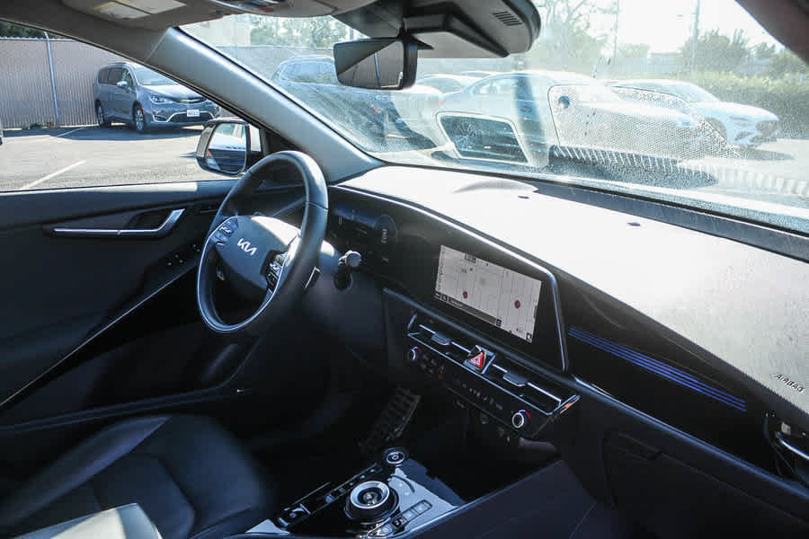 Used 2024 Kia Niro Wave w/ Wave Preserve Package FWD image 21