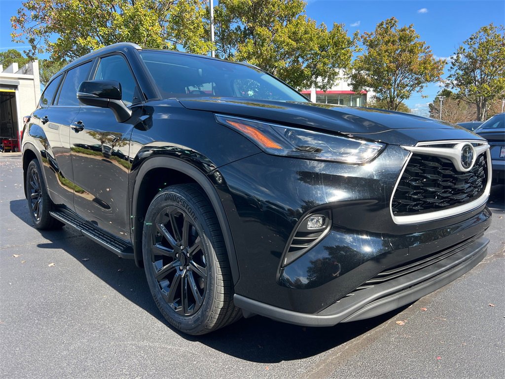 New 2026 Toyota Highlander XLE image 1