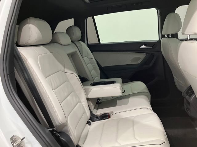 Used 2019 Volkswagen Tiguan SEL Premium R-Line AWD/4WD image 35