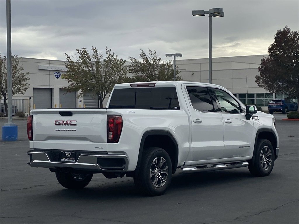 New 2026 GMC Sierra 1500 SLE image 13