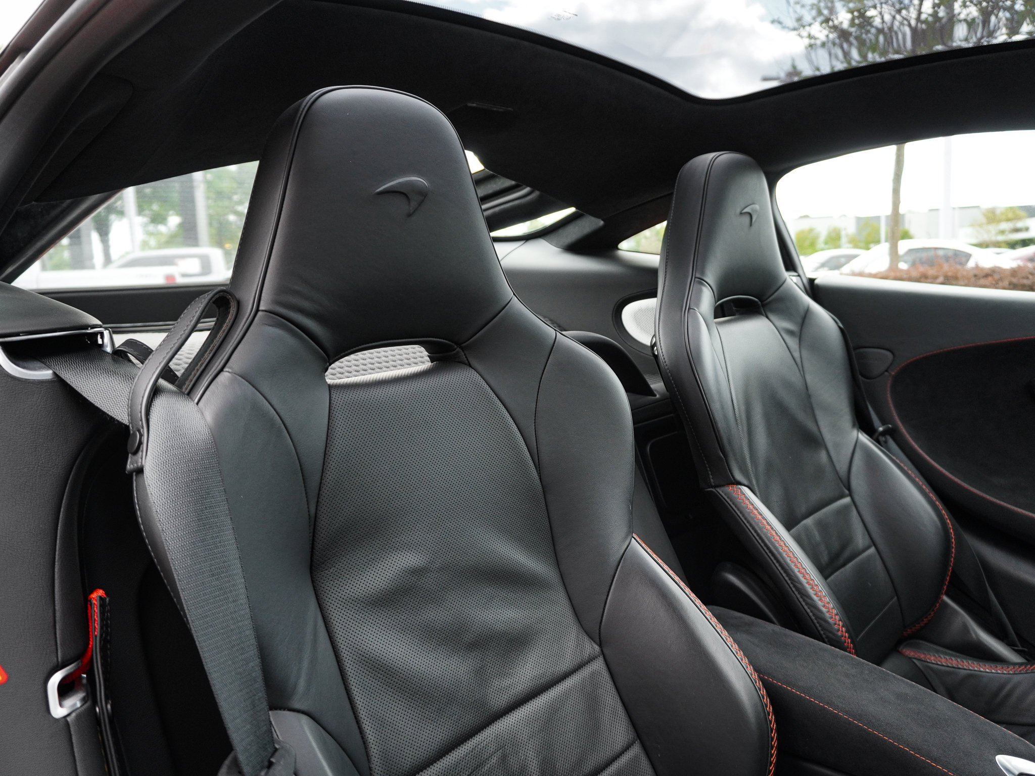 Used 2022 McLaren GT RWD image 35