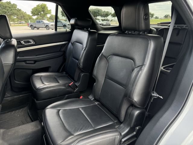 Used 2018 Ford Explorer XLT w/ Equipment Group 202A FWD image 26