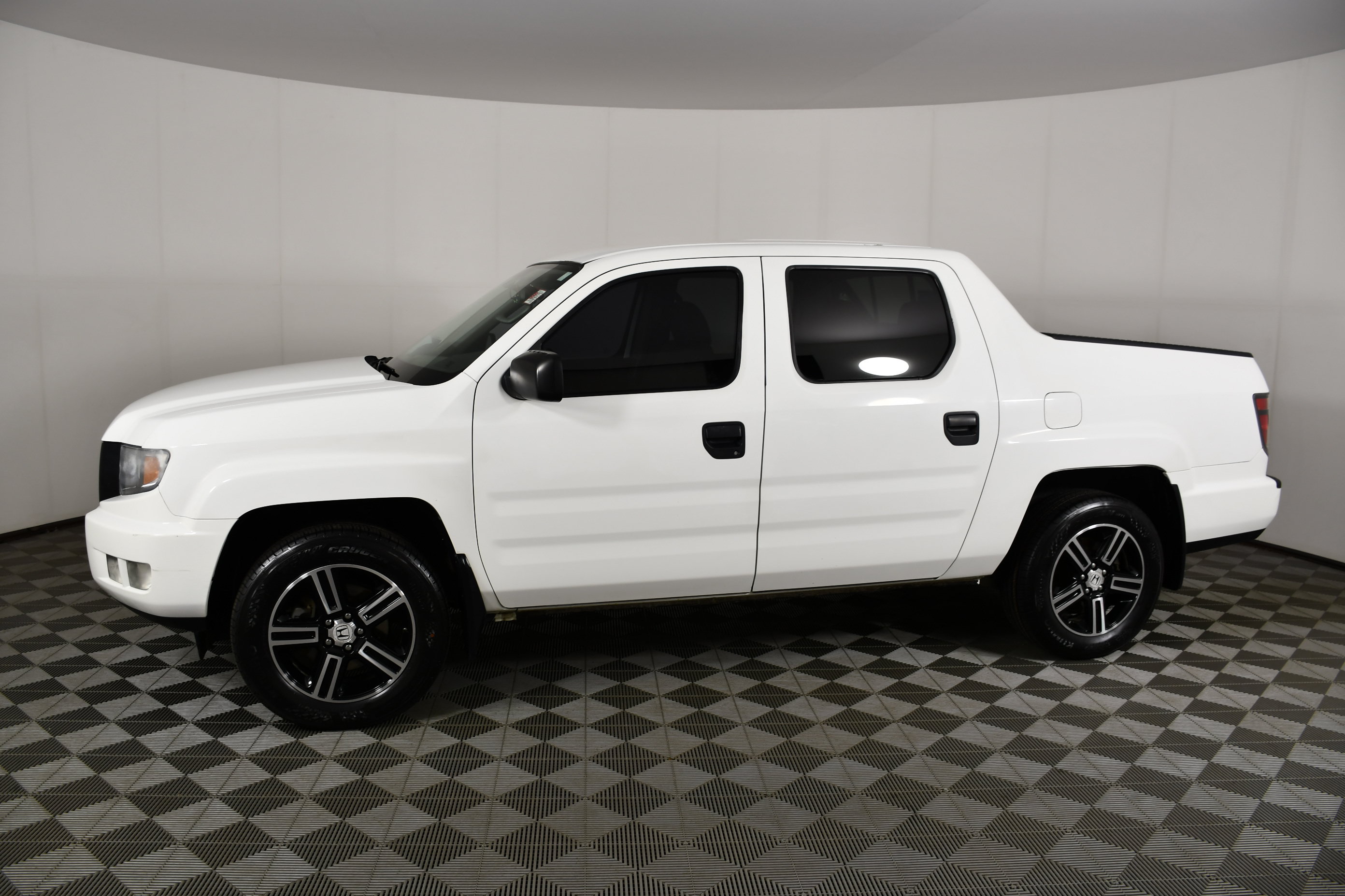 Used 2014 Honda Ridgeline Sport image 9