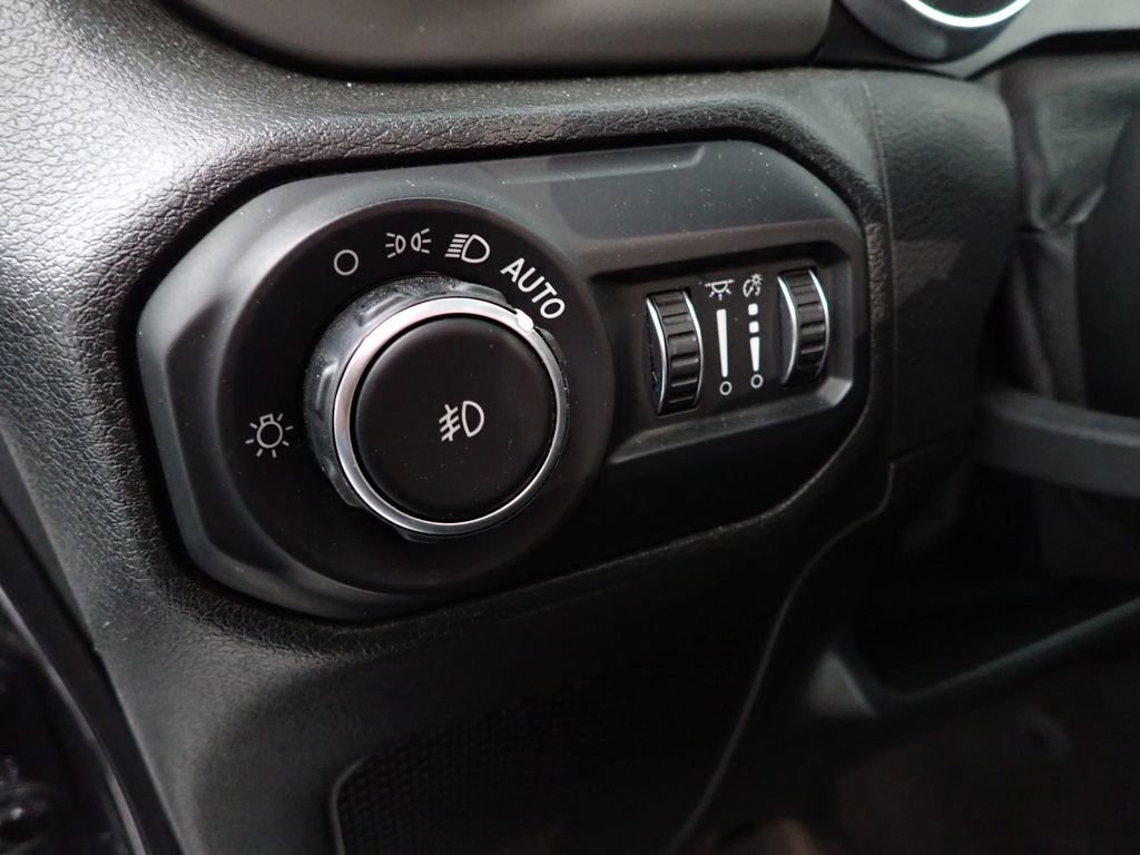 Used 2021 Jeep Wrangler Unlimited Sport image 29