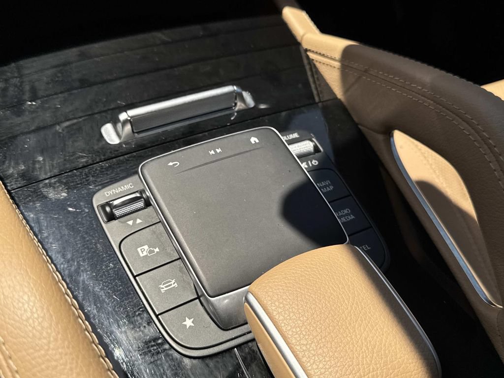 Used 2024 Mercedes-Benz GLS 580 4MATIC image 27