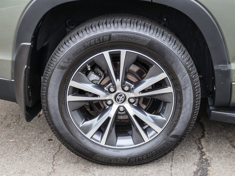 Used 2017 Toyota Highlander LE AWD/4WD image 13