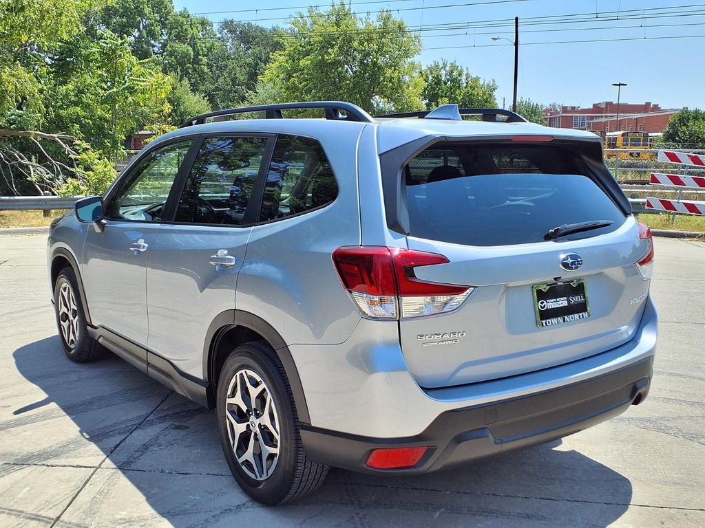 Used 2023 Subaru Forester Premium AWD/4WD image 5