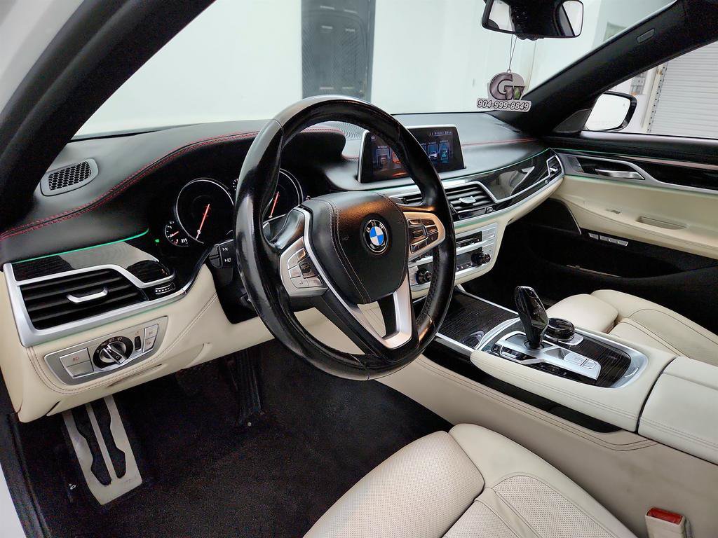 Used 2017 BMW 750i xDrive AWD/4WD image 12
