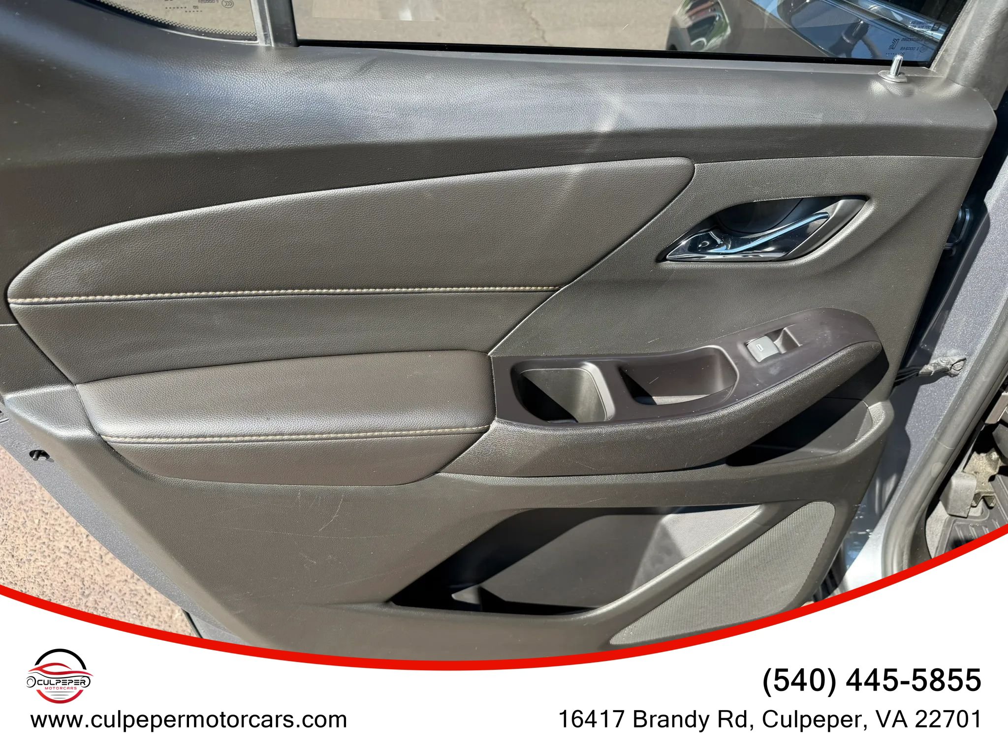 Used 2020 Chevrolet Traverse LS FWD image 10
