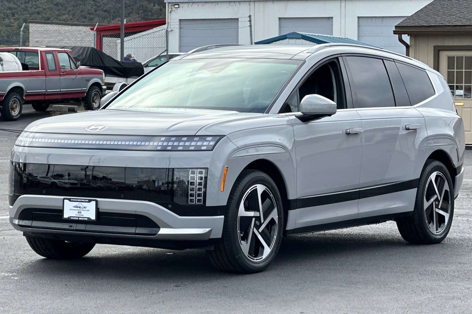 New 2026 Hyundai Ioniq 9 Calligraphy image 8