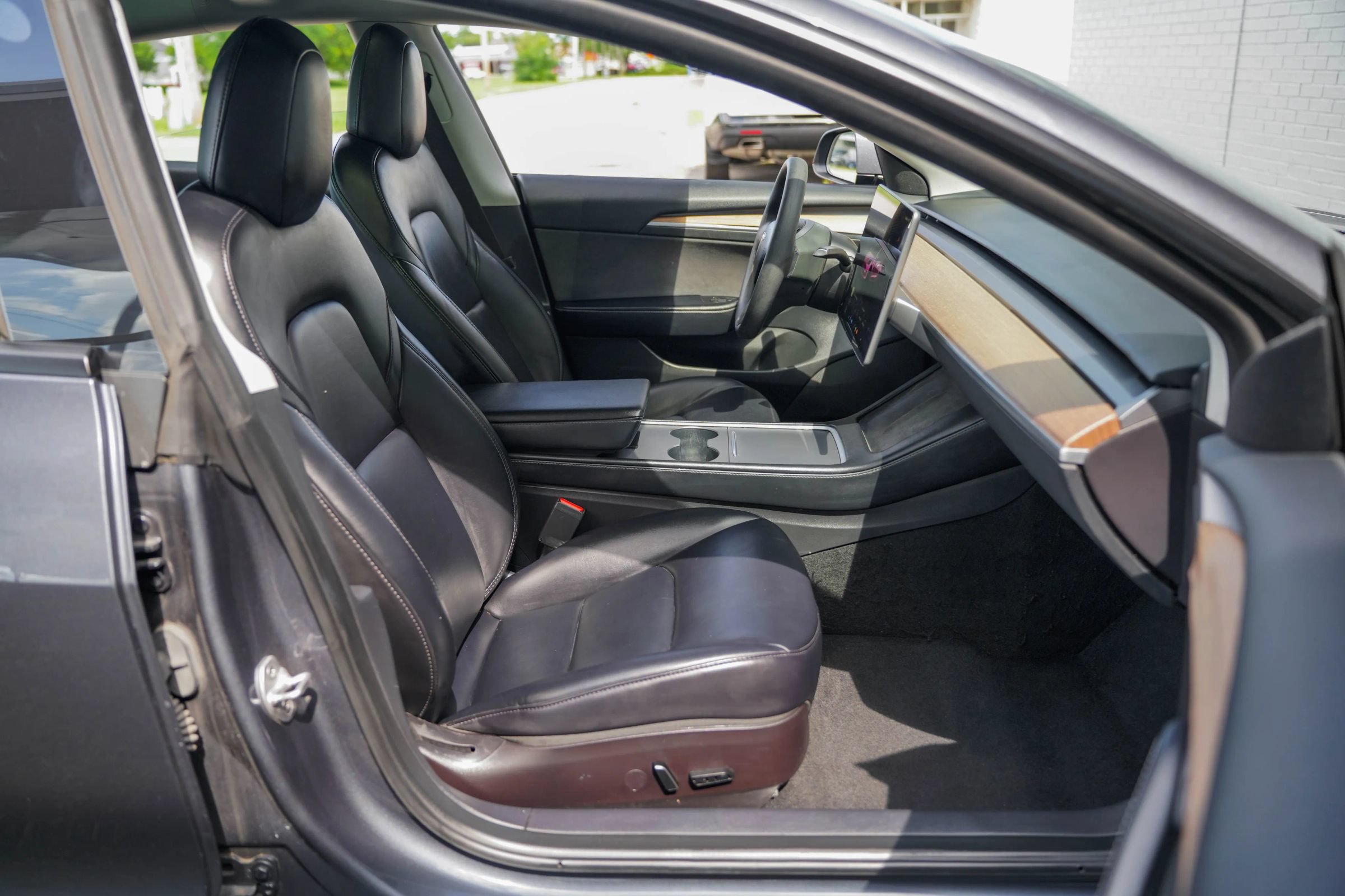 Used 2022 Tesla Model 3 Standard Range RWD image 25