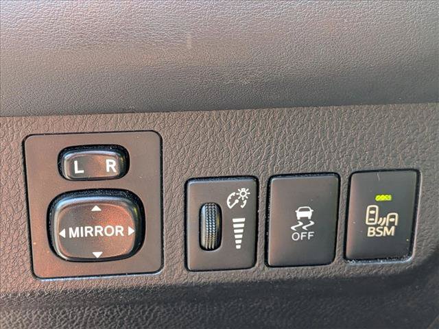 Used 2015 Toyota RAV4 Limited w/ Technology Package FWD image 17
