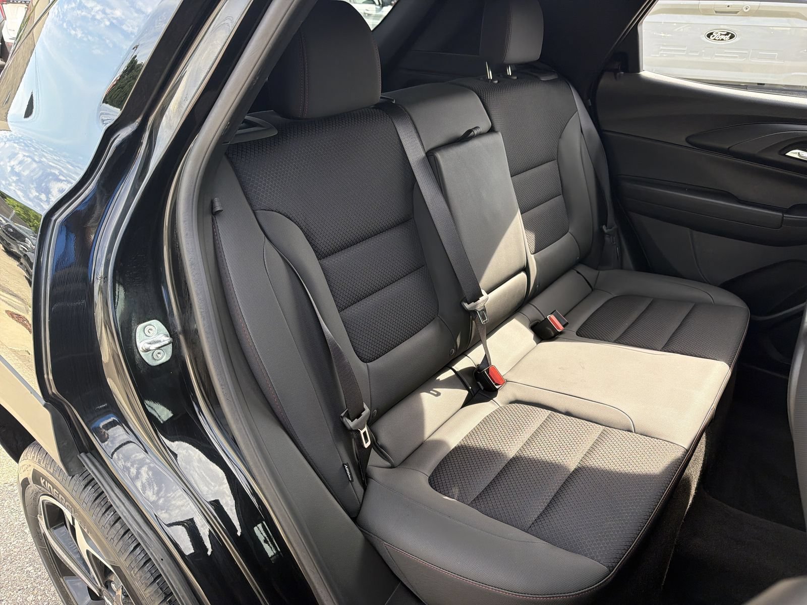 Used 2023 Chevrolet TrailBlazer RS w/ Convenience Package AWD/4WD image 28
