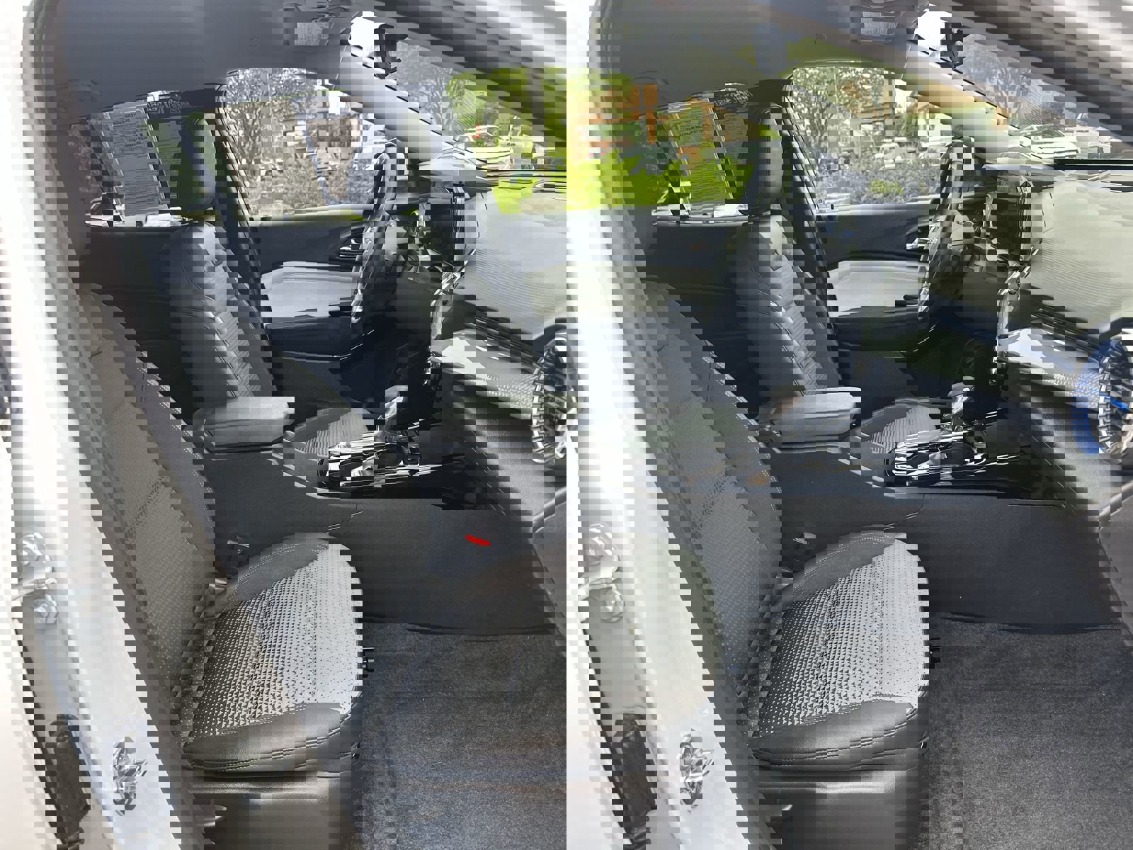 Used 2025 Chevrolet Trax LT w/ LT Convenience Package image 22