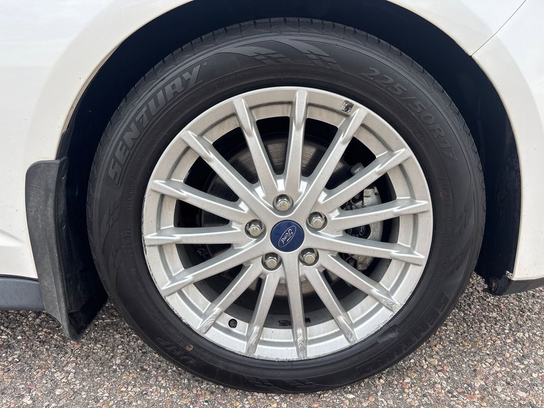 Used 2014 Ford C-MAX Energi SEL w/ Equipment Group 303A image 27