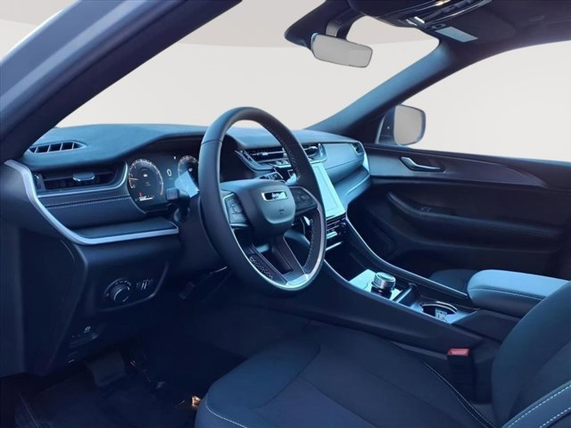 New 2025 Jeep Grand Cherokee Laredo X w/ Luxury Tech Group I image 8
