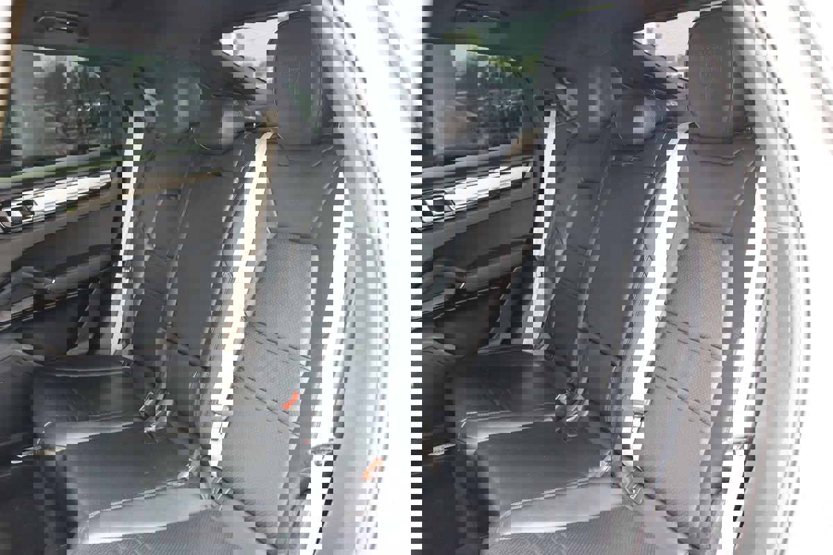 Used 2022 Porsche Cayenne Platinum Edition image 35