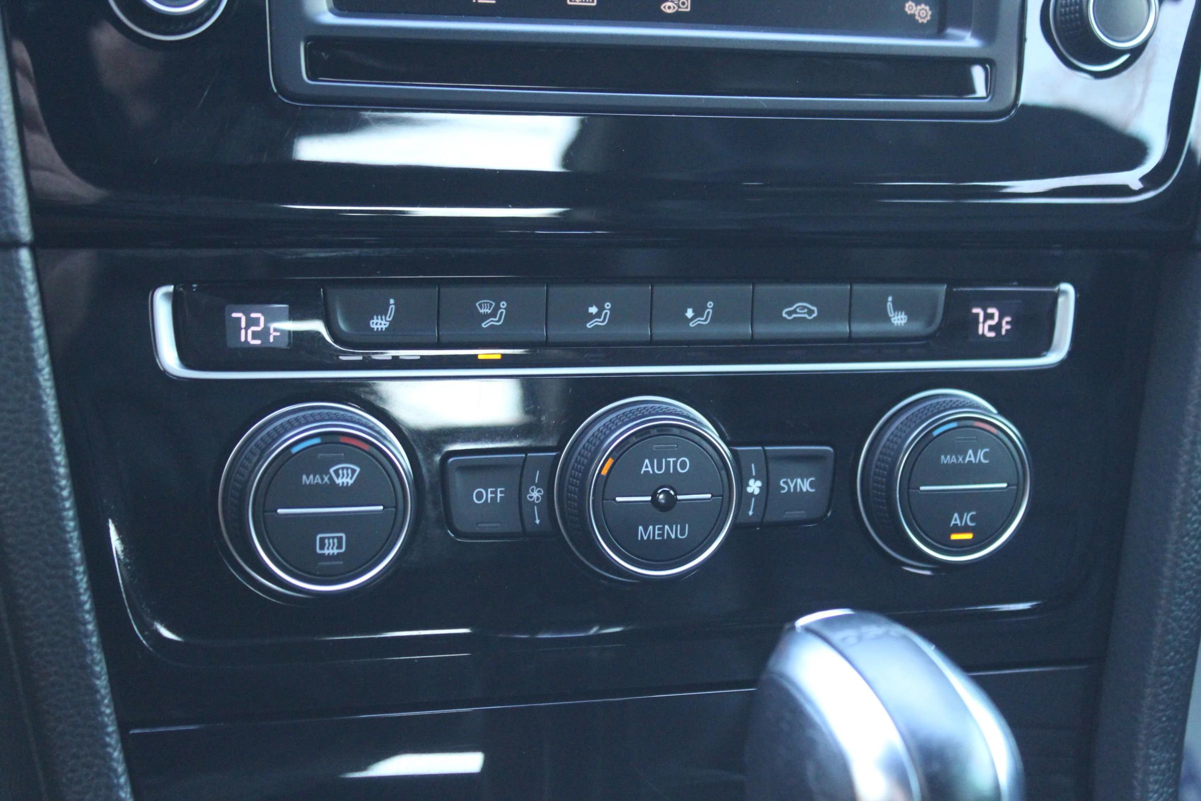 Used 2016 Volkswagen Golf 4-Door image 31