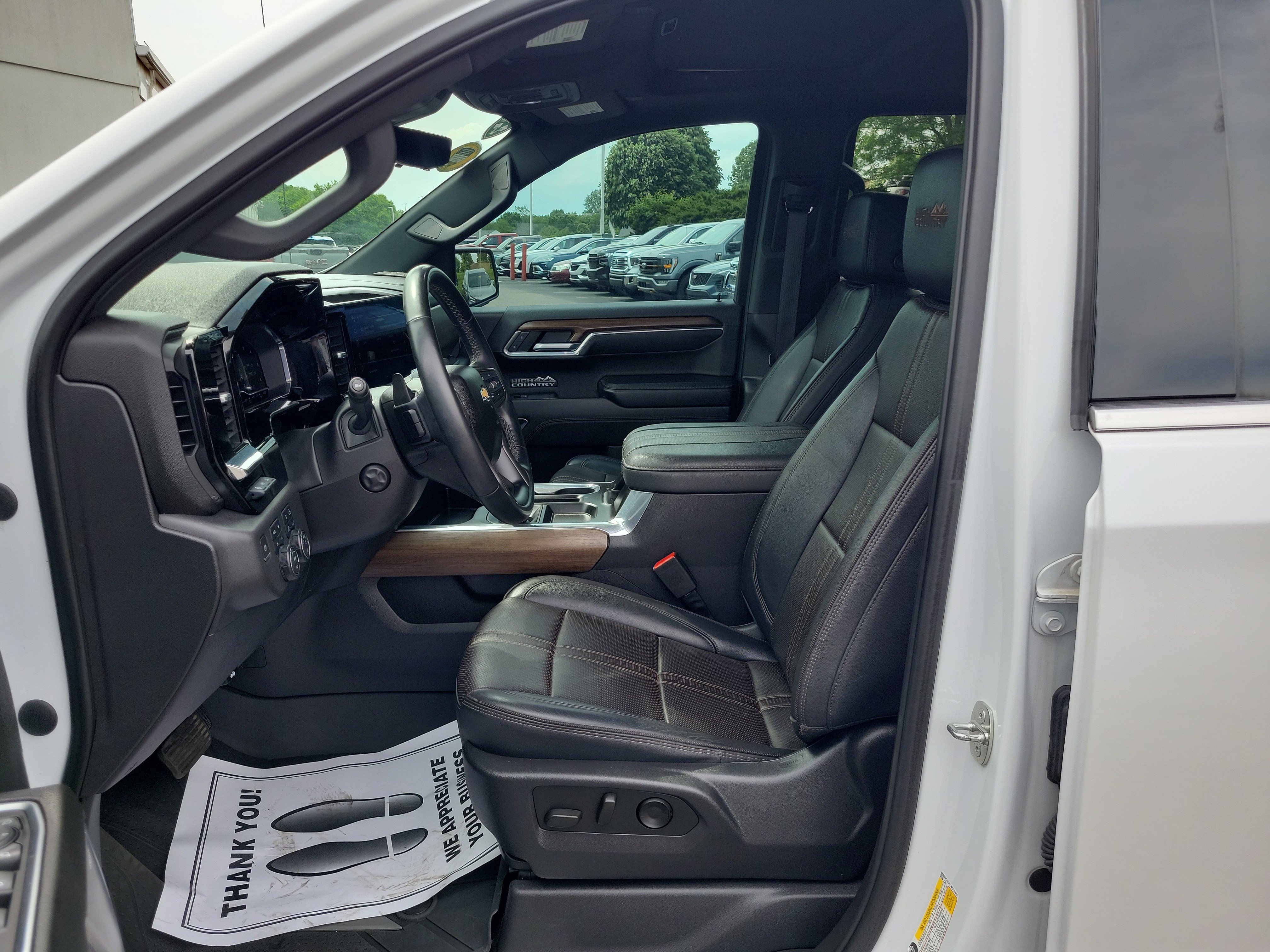 Used 2023 Chevrolet Silverado 1500 High Country w/ High Country Premium Package AWD/4WD image 15