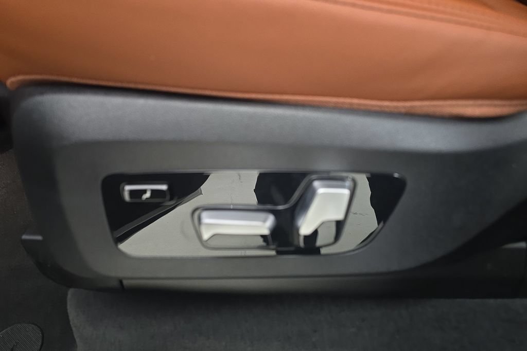 New 2027 BMW X7 M60i AWD/4WD image 27